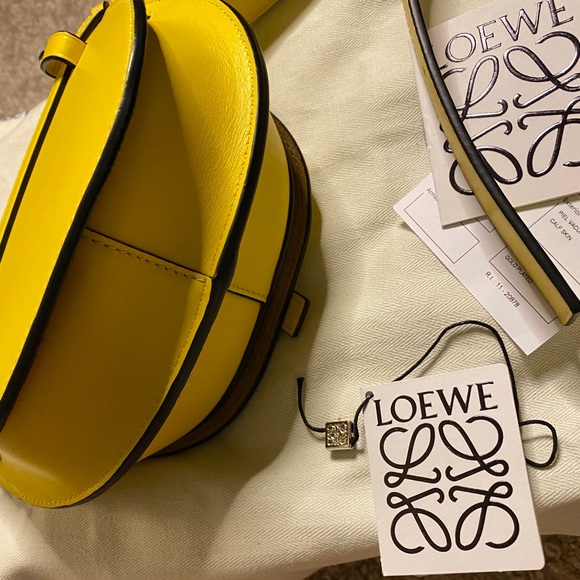 Loewe Gate Belt Bag 100% authentic - Picture 3 of 5